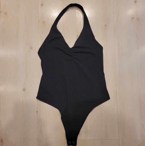American Eagle AE Halter Bodysuit Black V-Neck Casual - Picture 3 of 4